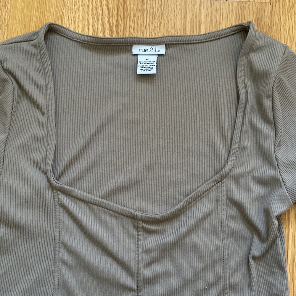 Tan/Light Grey Crop Top - Picture 3 of 4
